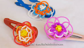 Comment faire un bracelet élastique simple. Fleur En Elastiques Rainbow Loom Pour Bracelet Ou Barrette Tuto
