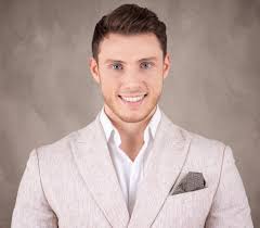 ❤️Join Us This Friday Valentines Day At The Vincent In Our V-Cafe With Live  Music From Andy Otley ❤️Special sharing dishes available as part of our  existing menu ❤️To book email: enquiries@thevincenthotel.com