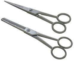 Ma se ci tagliassimo anche i capelli con le forbici, che non sarebbero gli stessi di . Tagliarsi I Capelli Da Sole 3 Tecniche E Tutorial Virali Dal Web