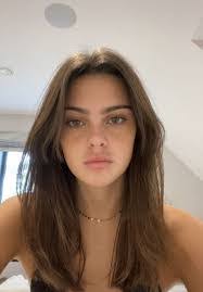 Ashley Entwistle's Instagram, Twitter & Facebook