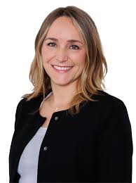 Lorraine Mclean's Instagram, Twitter & Facebook