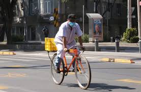 A sus 74 años, 'la tigresa del oriente' inicia una dura batalla para librarse del peligroso virus y está convencida que saldrá adelante. Tigresa Del Oriente Vende Pollos Tras Crisis Economica Por Covid19