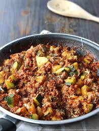 Pour faire une sauce moutarde, vous avez besoin de crême liquide, de moutarde forte, et de miel. Courgettes Bolognaise Fondantes Parfumees Les Epices Rient