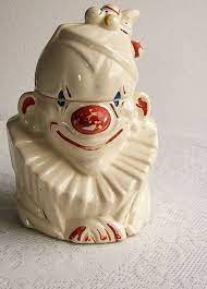 Glazed cookie jar are generally made out of high quality and safe materials, meaning that your items remain safe and untouched by any harmful chemicals. Vintage Mccoy Clown Cookie Jar Cookie Jars Vintage Vintage Cookies Cookie Jars