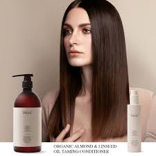 Dopo che kate middleton ha sfoggiato una piega liscia impeccabile in piena stagione estiva, e meghan . Come Avere Capelli Lisci Come Seta Parrucchierando