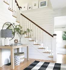 Awesome 80 Modern Farmhouse Staircase Decor Ideas Https Livingmarch Com 80 Modern Farmhouse Staircase Decor Idea Staircase Decor Foyer Decorating Stair Decor