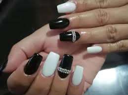 A través de nuestra tienda de productos para uñas de acrilico puedes adquirir el color negro. Sweet Moon Antes Despues Unas Acrilicas Negro Y Blanco Facebook