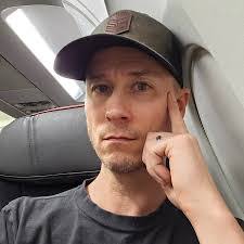 Daniel Betts's Instagram, Twitter & Facebook