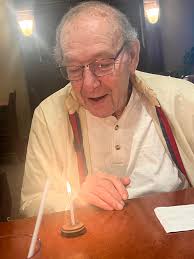 Roxanne Stern (@roxstergal) · Edmonton, AB