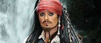 A Terrible Tragedy Made Amanda Re-evaluate Her Life, She Found Solace In  Living Life As A Pirate