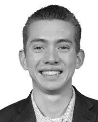 Sean Senn's Instagram, Twitter & Facebook