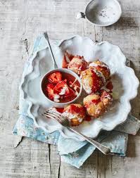 Beignets De Fraises Caramelisees Et Sucre A La Cardamome