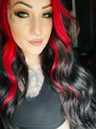 Hillary Brigham's Instagram, Twitter & Facebook