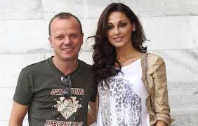 Maybe you would like to learn more about one of these? Questi Siamo Noi Gigi D Alessio E Anna Tatangelo Sbarcano Su Canale 5 Il 25 Novembre E Il 2 Dicembre Gigi D Alessio E Anna Tatangelo Davidemaggio It