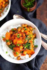 Susskartoffel Kichererbsen Curry Mit Spinat 30 Minuten Kochkarussell Rezept Susskartoffel Kichererbsen Curry Kichererbsen Curry Susskartoffel Gerichte