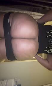 Big Booty girl spread her ass and farts - ThisVid.com