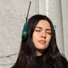 Eli Hertz's Instagram, Twitter & Facebook