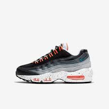 La chaussure nike air max 95 essential pour homme est dotée de l'amorti léger qui a fait la renommée du modèle original. Erstehe Deine Air Max 95 Schuhe Nike De