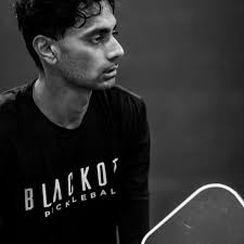 Former tennis star turned Pickleball pro, @divin_notdevin has been