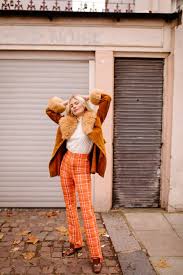 Shopping Vintage Could Make Your Whole Dang Outfit 70s Inspired Fashion Fall Fashion Coats Vintage Outfits