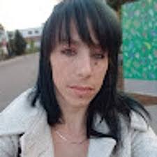 Amanda Doucet's Instagram, Twitter & Facebook