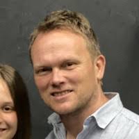 100+ perfiles de «Allan»