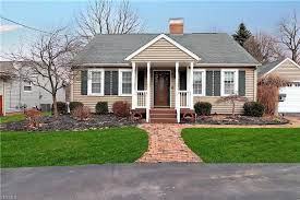164 Perry Dr Nw Canton Oh 44708 Renting A House Building A House Real Estate