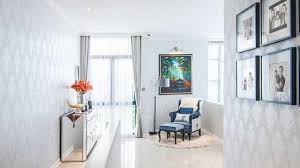 Ukuran tinggi plafon rumah yang ideal harus di pertimbangkan, agar bisa segera di planing dan di masukan pada catatan buku kecil anda ketika hendak membangun rumah impian. Inspirasi Desain Rumah Modern Bernuansa Klasik Nan Mewah Lifestyle Liputan6 Com