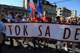 Check spelling or type a new query. Video Demonstracie Proti Korupcii Po Bratislave Vysli Ä¾udia Do Ulic Aj V Dalsich Mestach Galeria Topky Sk