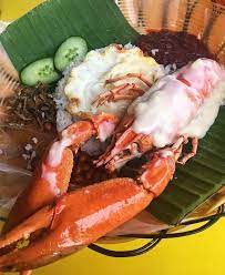 Well, it is nasi lemak with lobster that is located right in the klang valley. 11 Legit Good Lobster Dishes You Need To Try Right Now