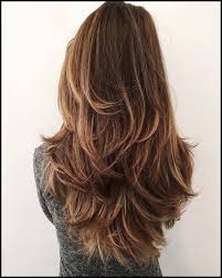 Lange Glatte Haare 15 Super Trendy Frisuren Die Sie Lieben Werden Gestufter Haarschnitt Stufenschnitt Lange Haare Haare Schneiden Anleitung