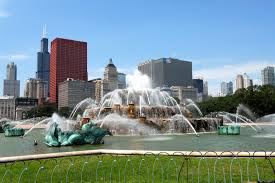 Not only is it a pivotal landmark of the shoreline, it's also one of the largest rococo water fountains on the planet. Chicago Landmarks 3 To See During Summer