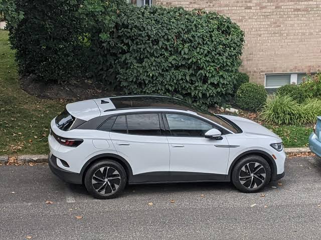 Pristine 2022 Volkswagen ID.4 Pro in Glacier White Metallic, AI generated