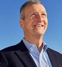 Fort Thomas' Larry Holladay named recipient of Prichard Committee's  Raimondo Leadership Award