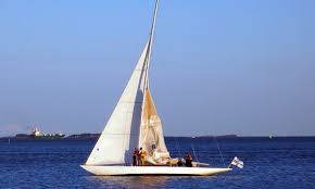 Trouvez des photos de banque d'images de haute qualité, que vous ne trouverez nulle part ailleurs. Que Faire En Cas D Urgence Sur Un Bateau A Voile Trucs Pratiques