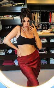 Kourtney mary kardashian (born april 18, 1979) is an american media personality, socialite, and model. Ytbq 5s2z3do6m