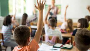 Il calendario scolastico detta i tempi delle vacanze dei genitori, ecco dunque che conoscerlo è fondamentale per programmare i viaggi per tempo. Calendario Scolastico 2018 19 Primo Giorno Di Scuola Per Regione Ponti E Festivita