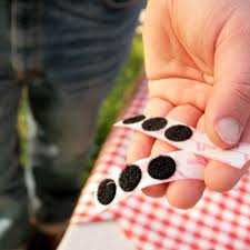 Diy Hidden Velcro Stick Ons To Hold Down Outdoor Table Cloths So Simple Sleek No More Table Weights Bringing Picnic Table Decor Diy Table Picnic Table