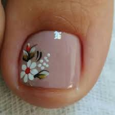 Lo más recomendable es que si decides usar cada uno de los diseños de los que hablaremos hoy, tienes que esperar al menos 20 minutos para que se sequen correctamente y al cubrirte con algún zapato, sandalia, tacón o pantuflas no se vean perjudicadas tus uñas decoradas.así que estos diseños fáciles para uñas, aprenderás como verte preciosas. Ideas De Nail Art Para Primavera 2018