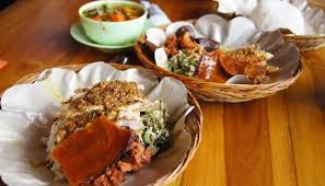 Using banana leaves to wrap the tum will give you an authentic balinese. Best Babi Guling In Bali Indonesia Where To Go For Pork On Your Fork City Nomads