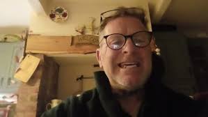 this goes out to Bernard dash Pinocchio