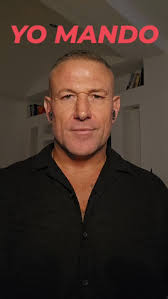 En unos días estará en preventa y el dia 11 de febrero en todas las  librerías. Gracias a todos, desde lo más profundo de mi corazón por estar  ahí. Os iré informando. ♥️♥️♥️♥️♥️ Yo Mando, vosotros ...