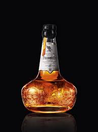 New Limited Edition Packaging For The 5th King Of Bhutan By Vbat Botellas De Bebidas Envases Y Embalajes Envases