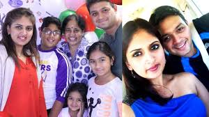 Gayathri Raghuram Sister Suja Raghuram Family Photos Suja Manoj Famil Youtube Family Photos Photo