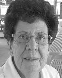 Shelley Lund's Instagram, Twitter & Facebook