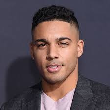 Michael Behling's Instagram, Twitter & Facebook