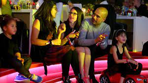 Find the perfect gardasee stock photos and editorial news pictures from getty images. Bayerns Meisterfeier Guardiolas Tochter Fuhr Im Postpalast Bobbycar Bilder Fotos Welt