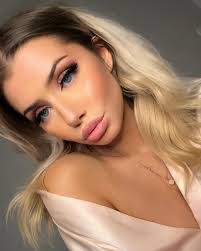 Autumn Nelson's Instagram, Twitter & Facebook