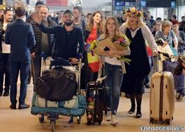 Pe 5 martie, în direct la tvr1 şi tvr hd, ilinca şi alex florea au intrat în finala eurovision românia 2017 cu numărul 2 de concurs, interpretând piesa. Eurovision 2017 Ilinca Si Alex Florea IntampinaÈ›i Pe Aeroport Cu Aplauze Si Flori Dcnews