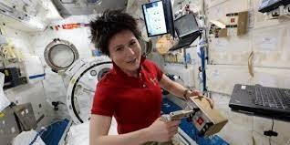 Yuri's night(@yurisnight), santi licata(@santilicata), sonia vaccari(@soniavaccari), space_is_mylife(@space_is_mylife), amptek alex marenga(@amptekalexmarenga). Samantha Cristoforetti Sets New Records For Longest Stint In Space Huffpost